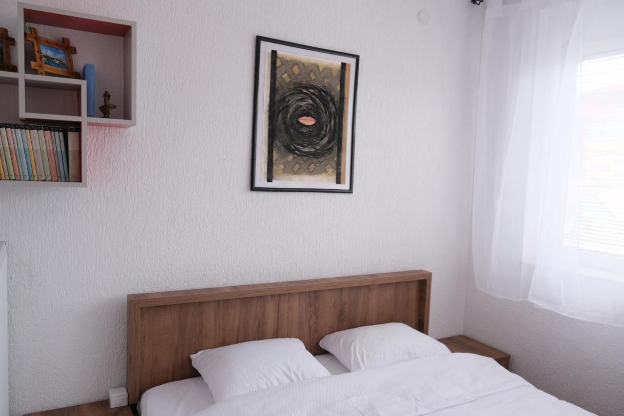 Zogu Apartments - Downtown Pristina Eksteriør billede