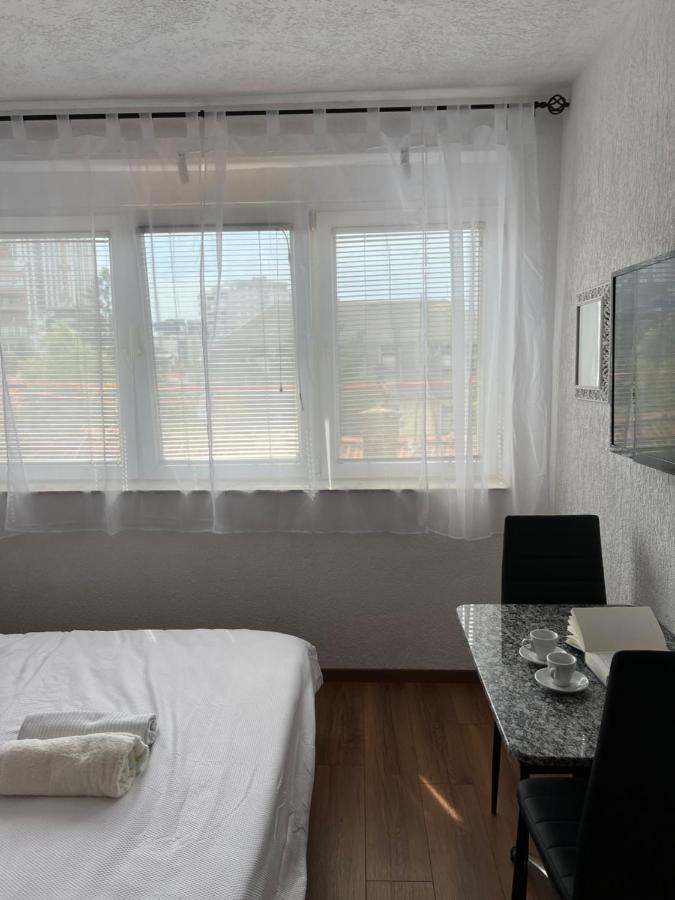 Zogu Apartments - Downtown Pristina Eksteriør billede